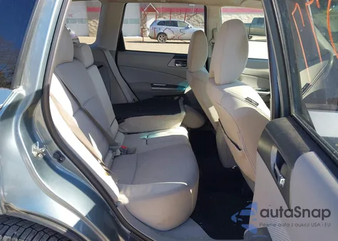 2013 Subaru Forester 2.5X Premium z USA, uszkodzony, nr VIN JF2SHADC9DH437452